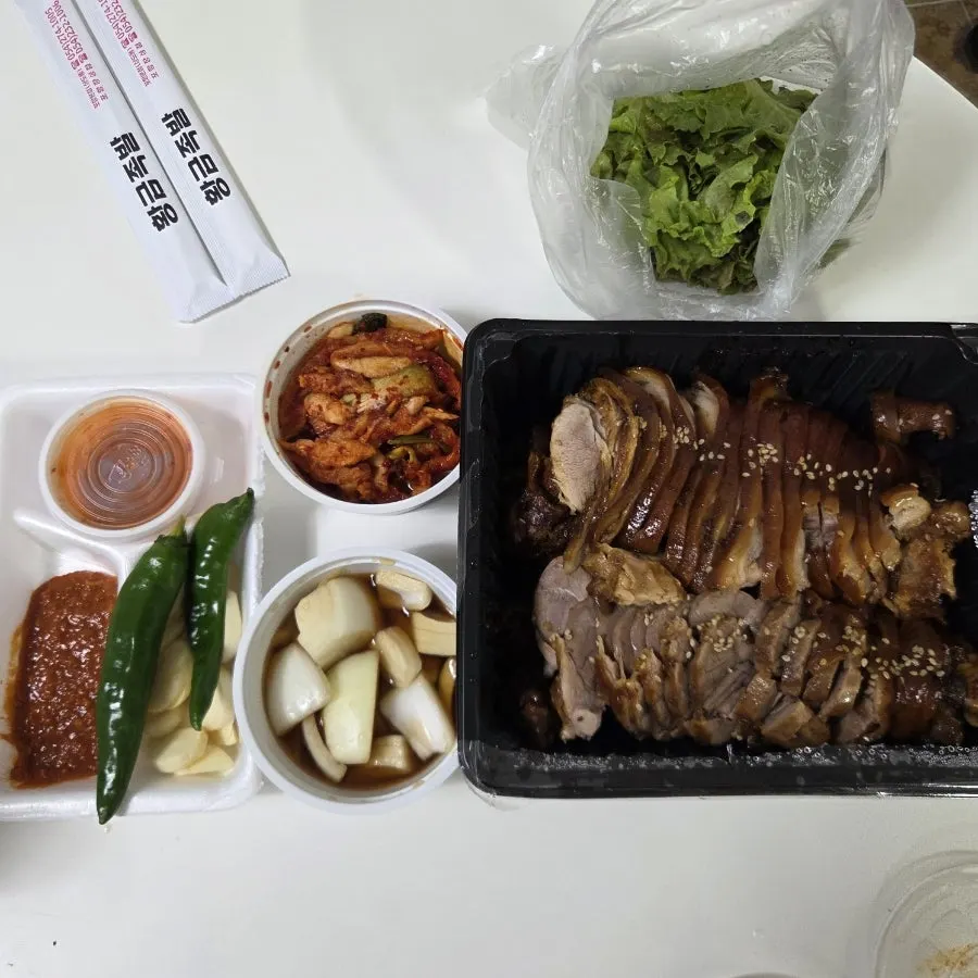 Jokbal takeaway spread on the table