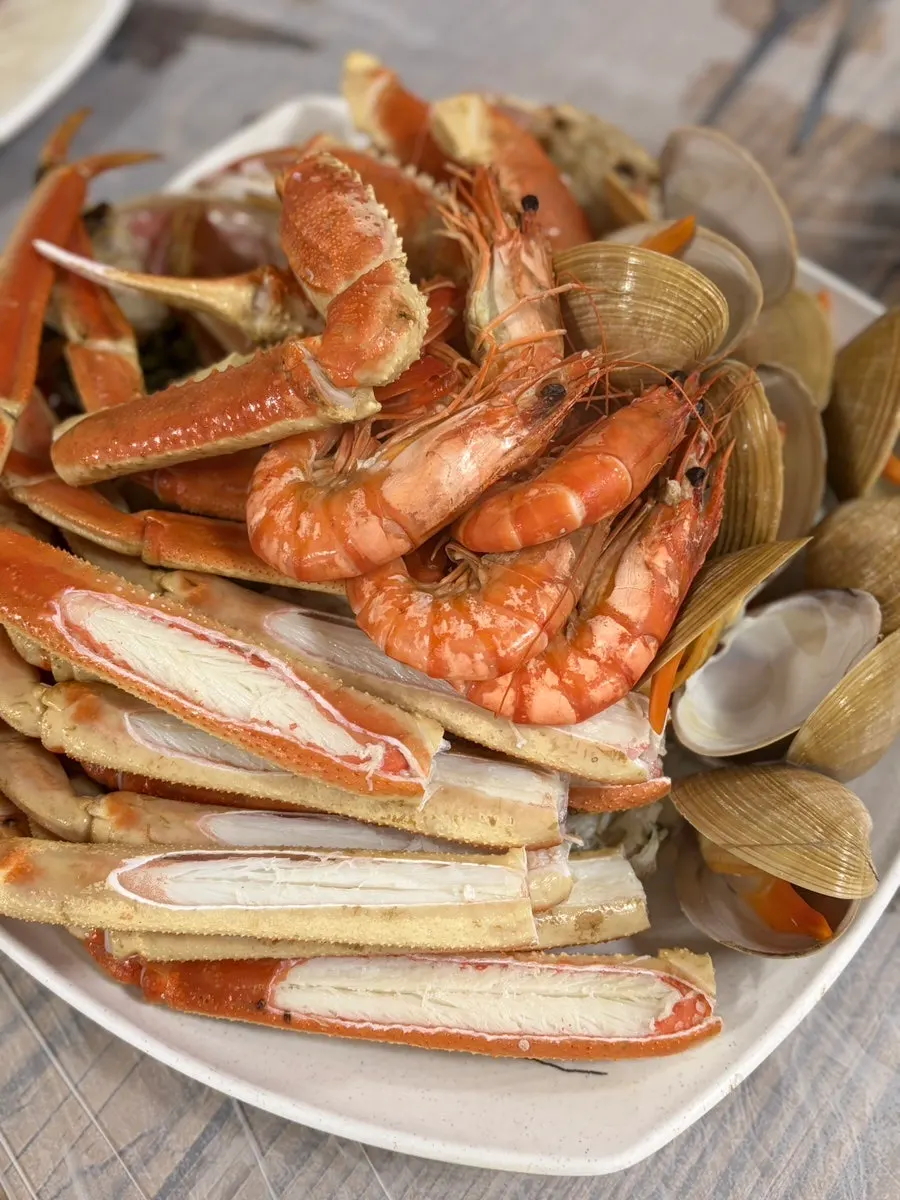 Prepared snow crab and seafood