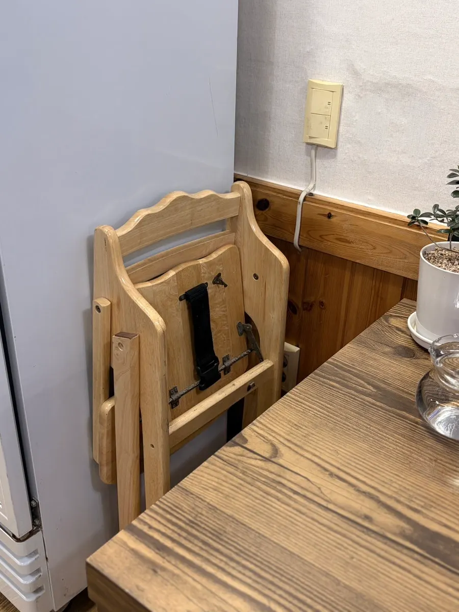 Baby chair and convenience facilities in the restaurant