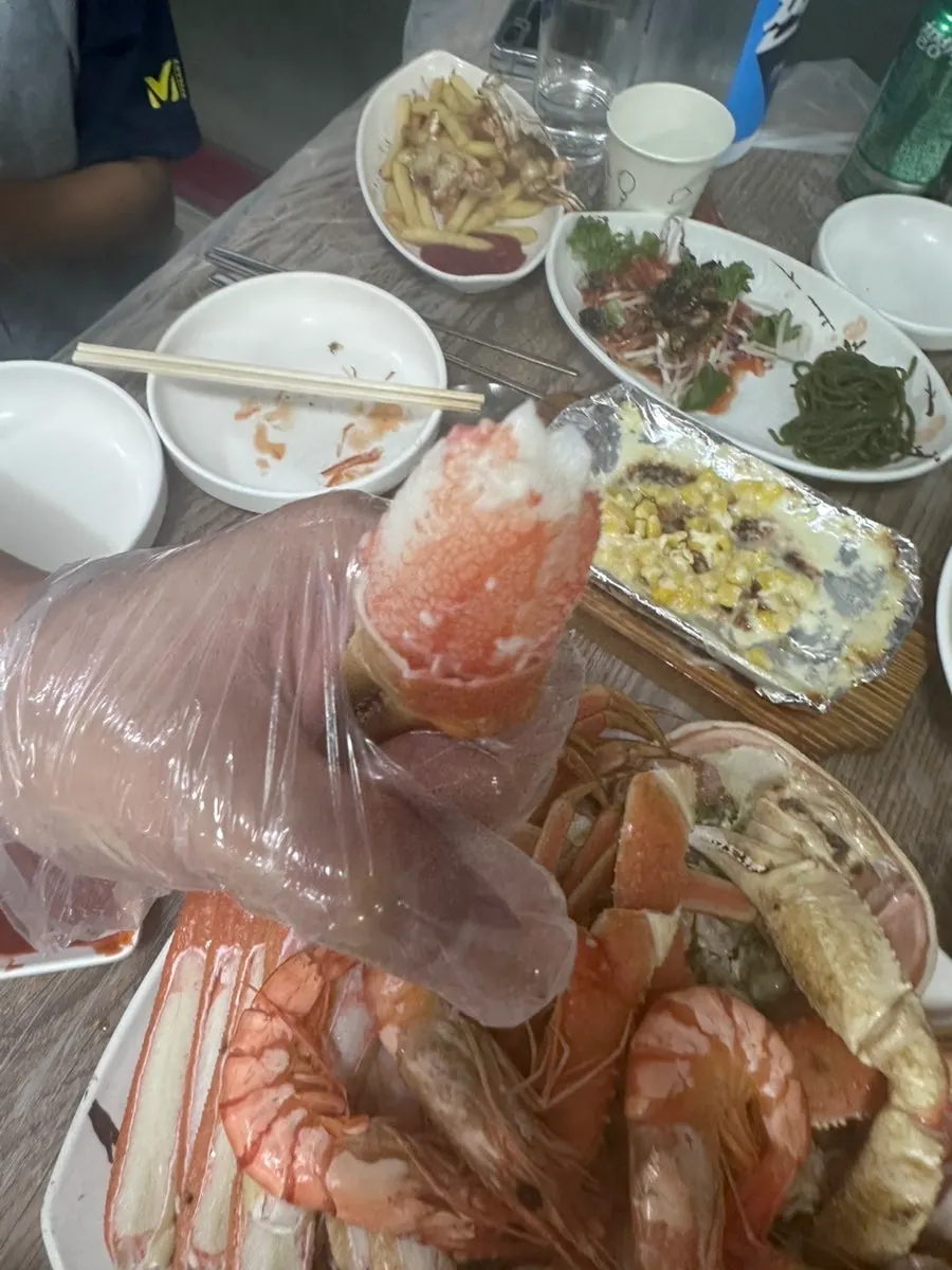 Kukusan bakdal daegae bersama kepah myeongju dan udang