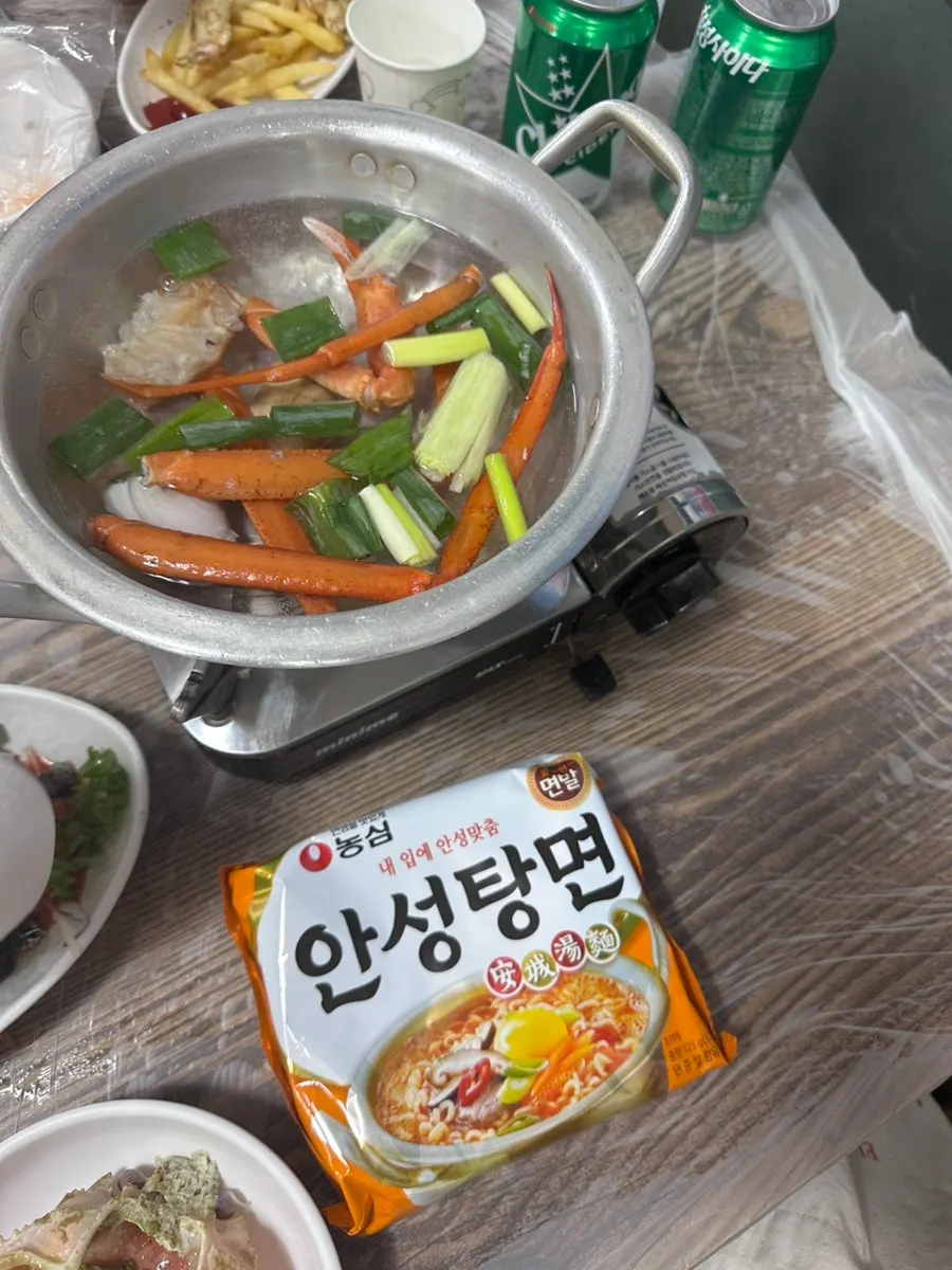 Nasi dicampur dengan isi dalam ketam