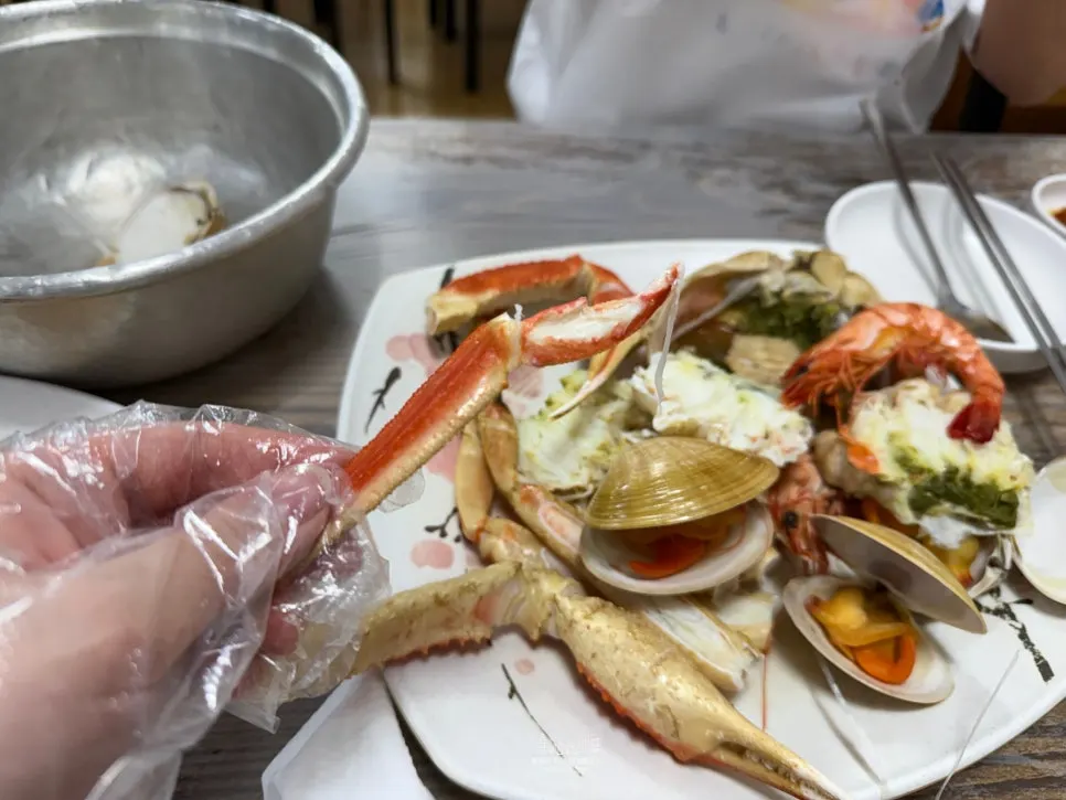 Bakdal daegae claw packed with meat
