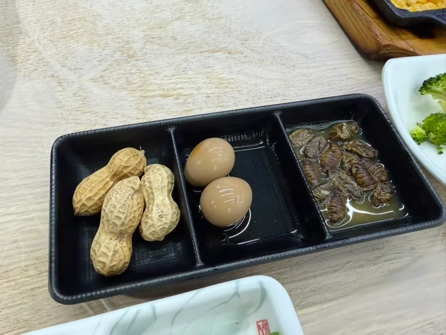 고구마 튀김 등 곁들임 반찬