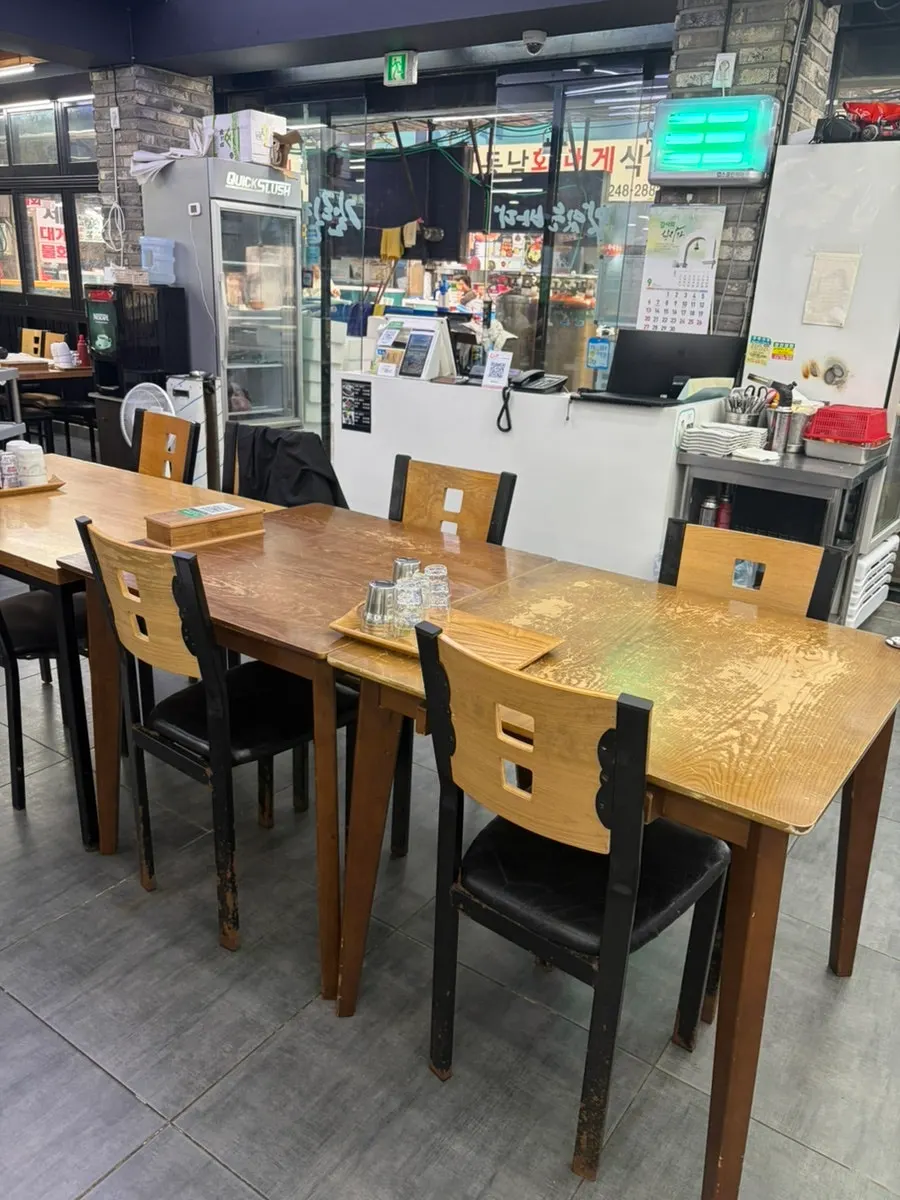 갈릴리대게회식당 내부 전경