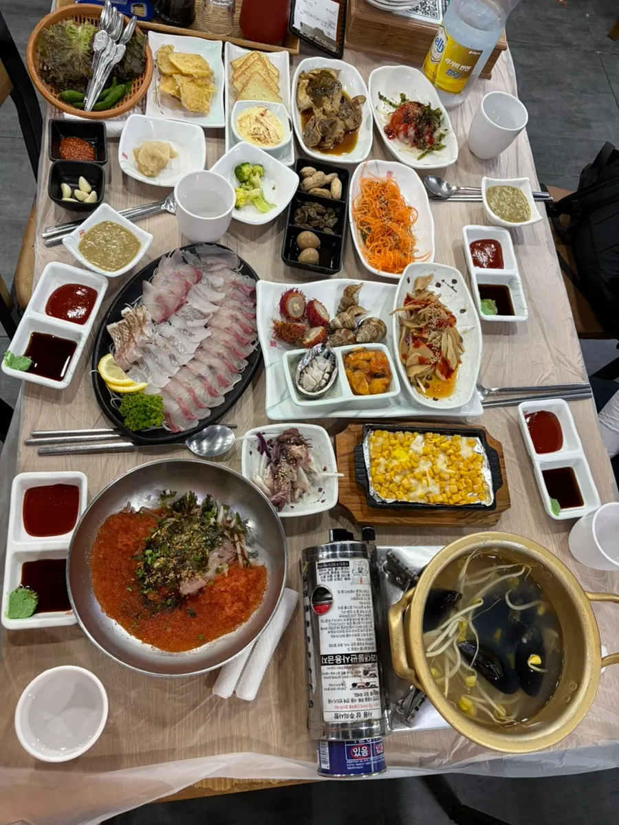 박달대게 2인 세트 밑반찬 한상 차림