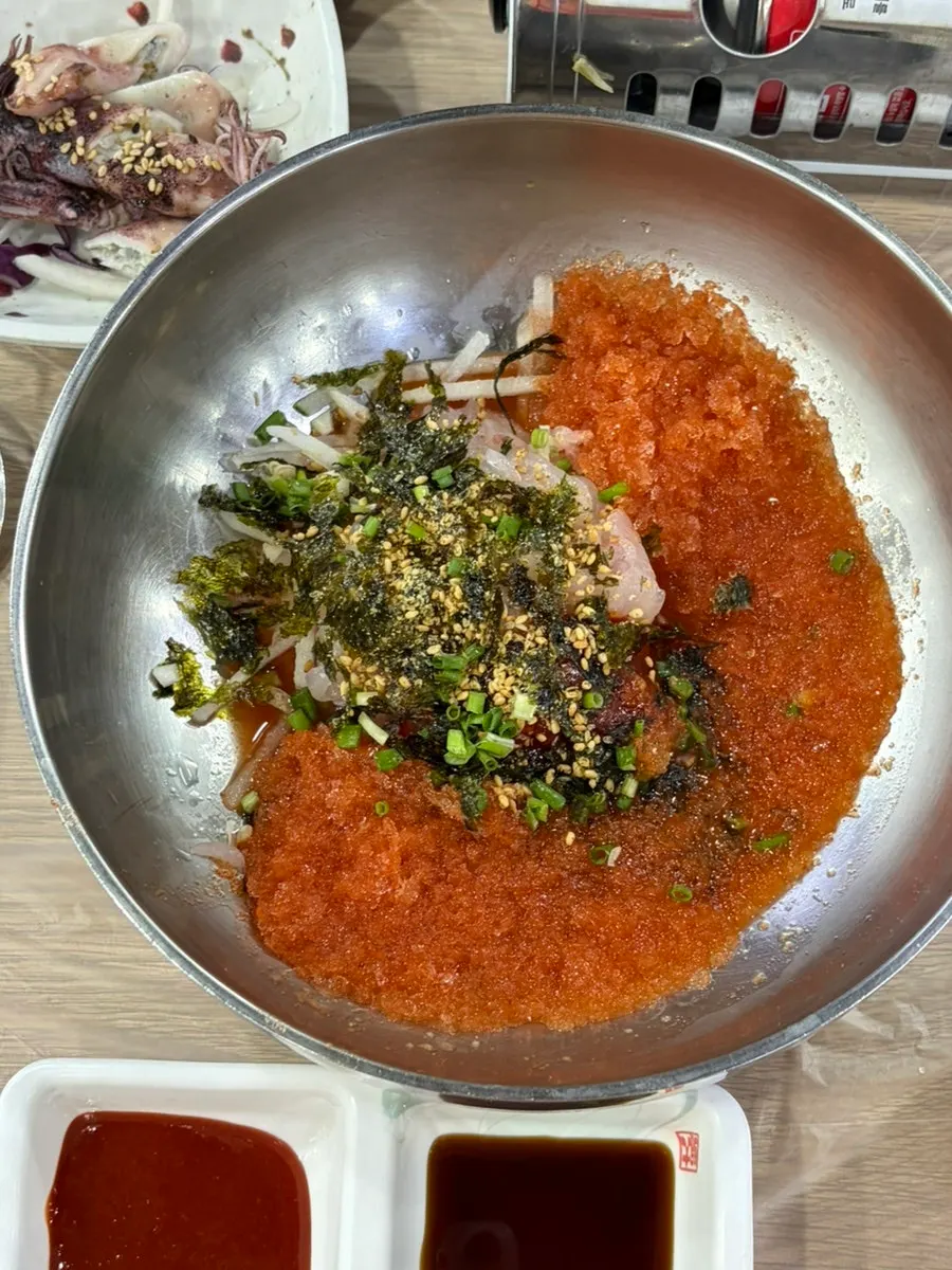 세트로 나온 활어회 접시