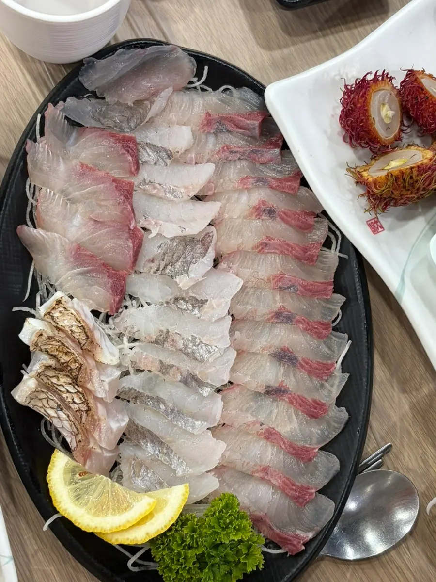 얼음 동동 띄운 물회