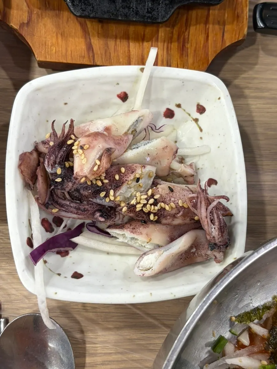 간장게장과 오징어찜 밑반찬