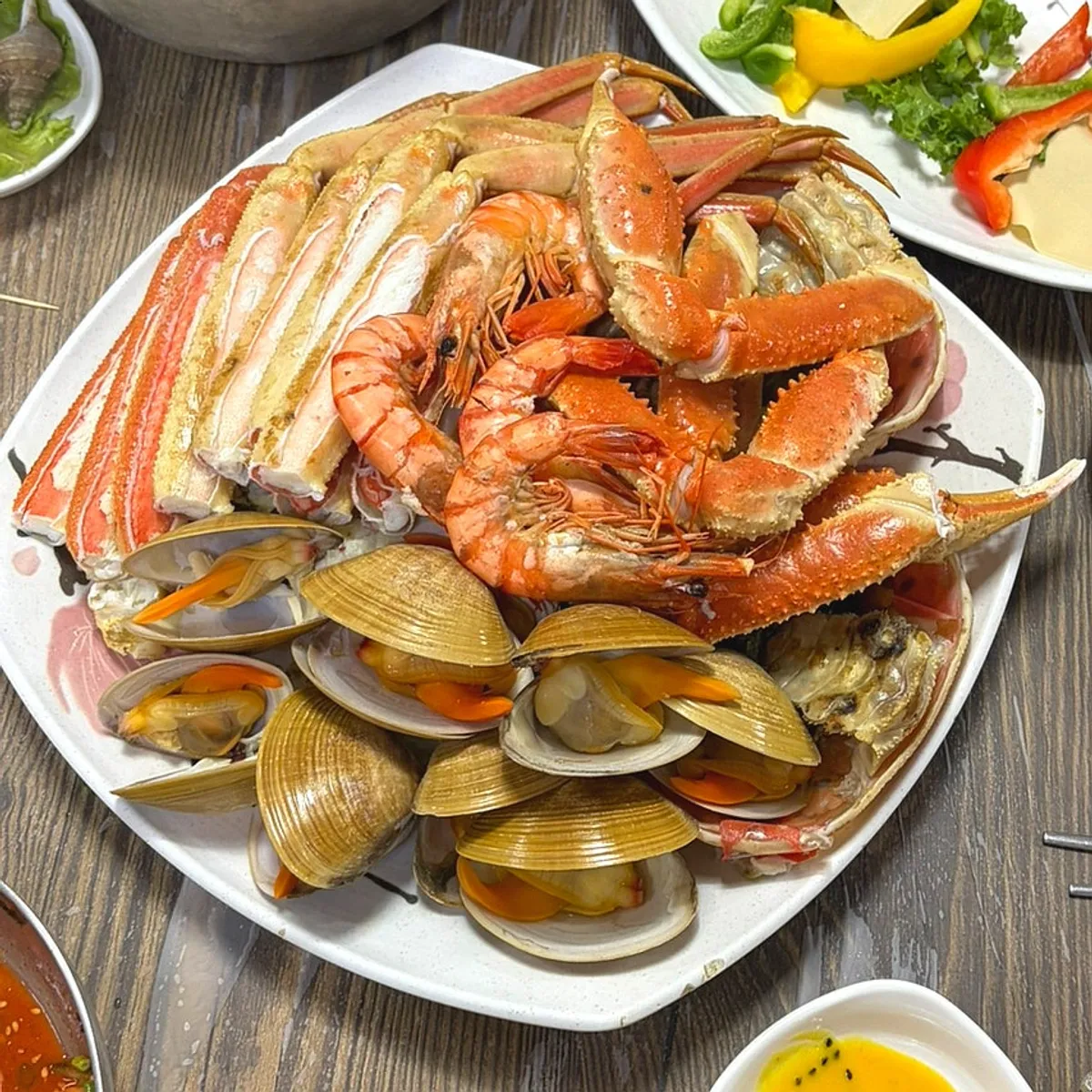 A plate of bakdal snow crab at Yeonggwang Hoe Daegae Center