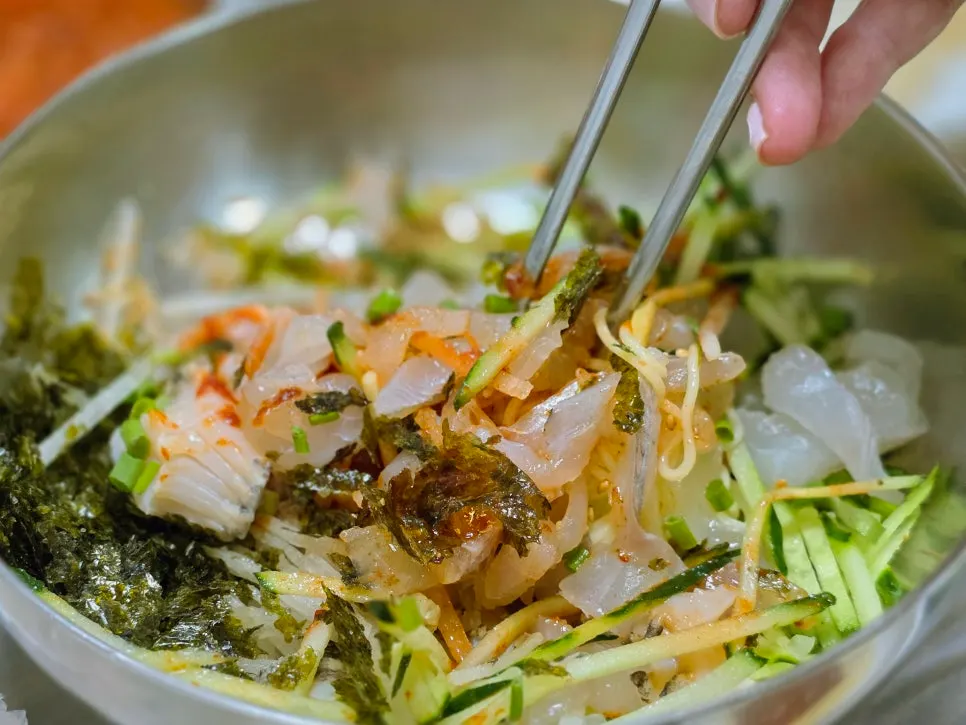 중간에 나온 포항식 물회