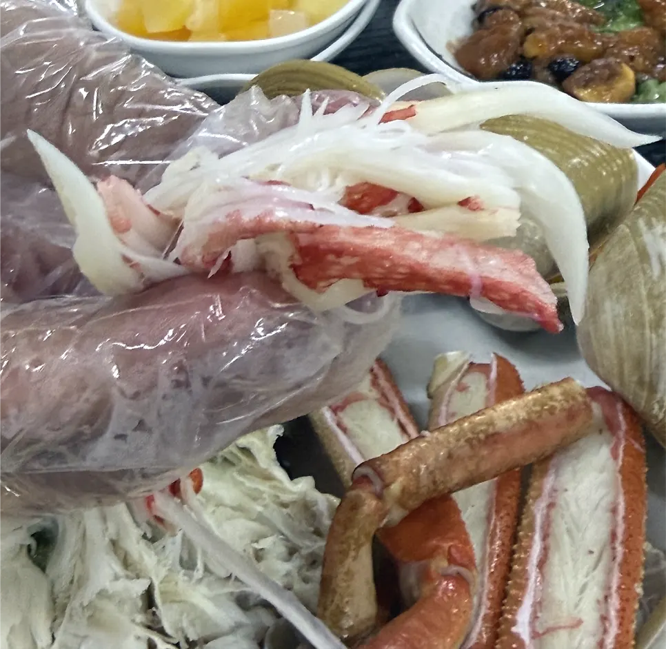 Bakdal crab meat piled on a large plate