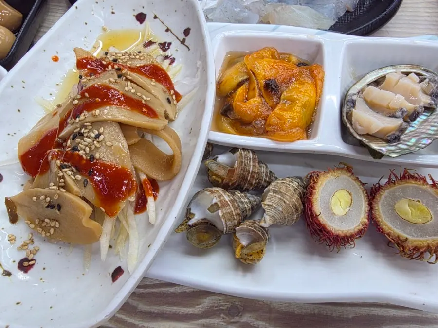 Plate of wild-caught sashimi included in the set