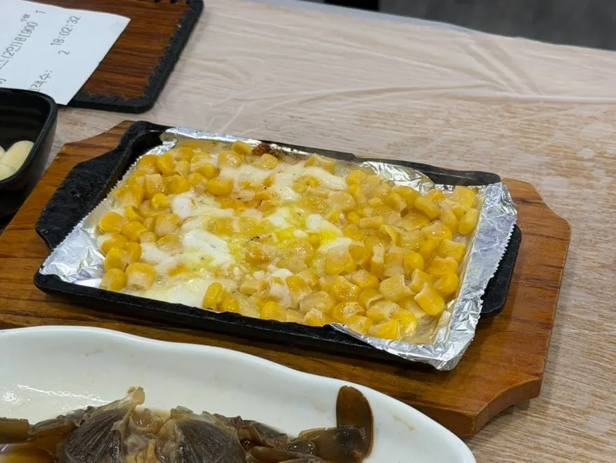 곁들임으로 나온 콘치즈