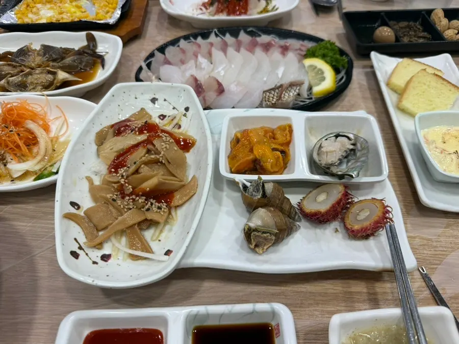 멍게 해삼 전복 모둠 해산물