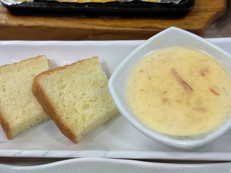 Side dishes served with the bakdal crab set