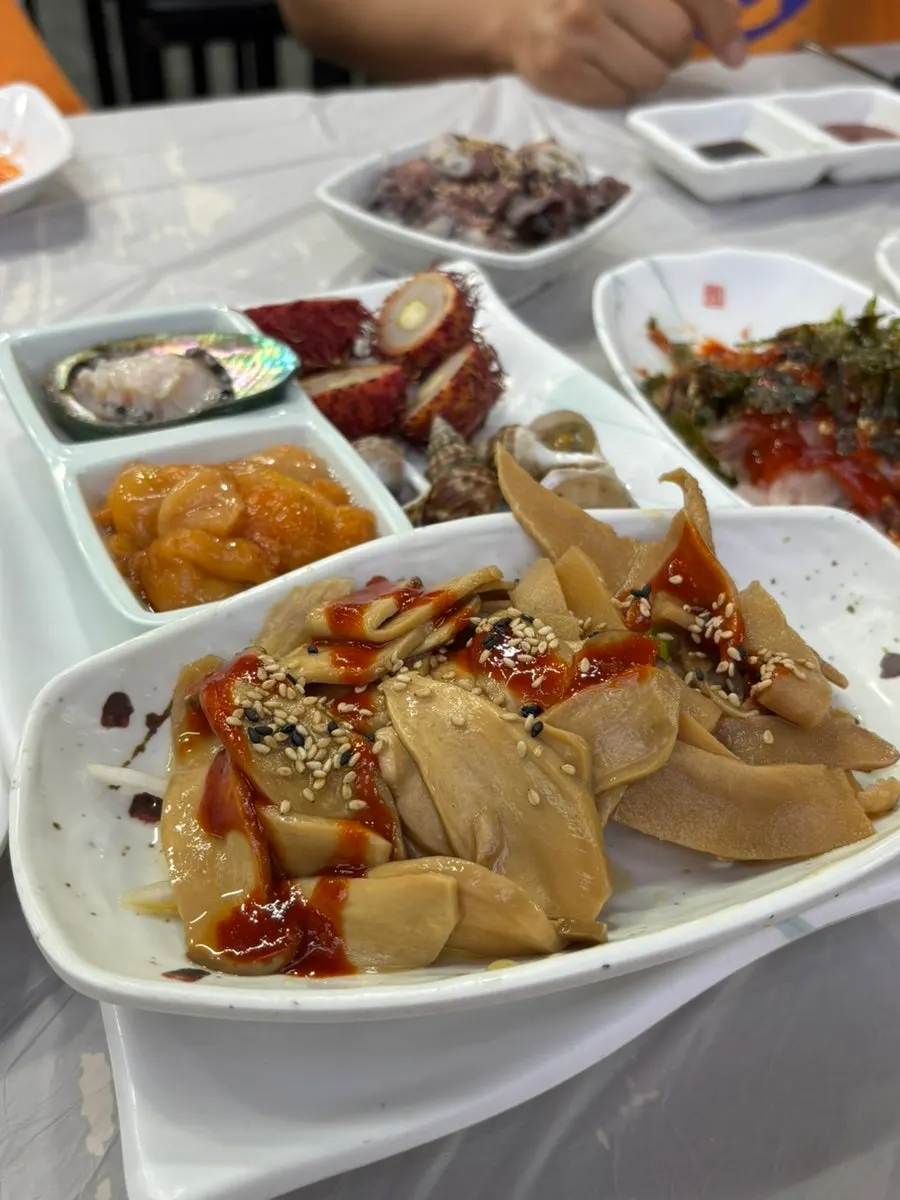 Extra-large sashimi platter