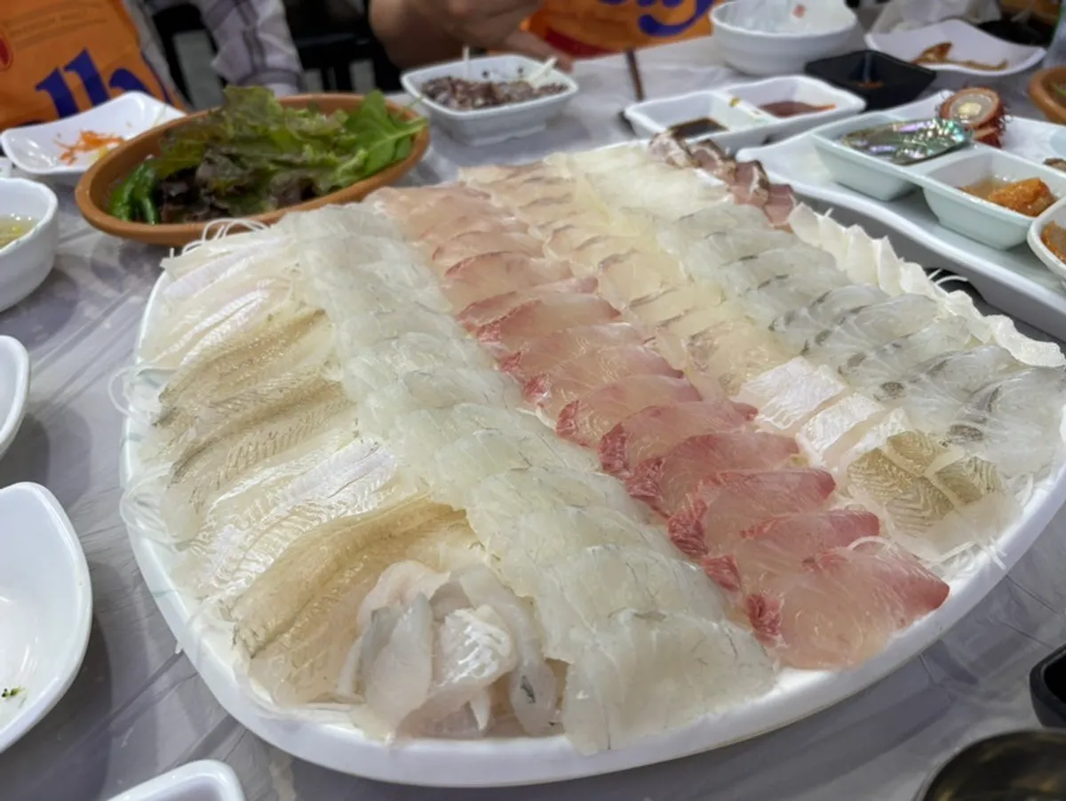 Full spread of the extra-large sashimi set for 4