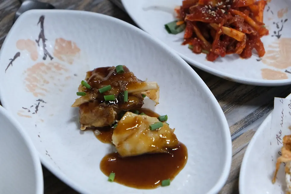 Vinegared squid salad side dish