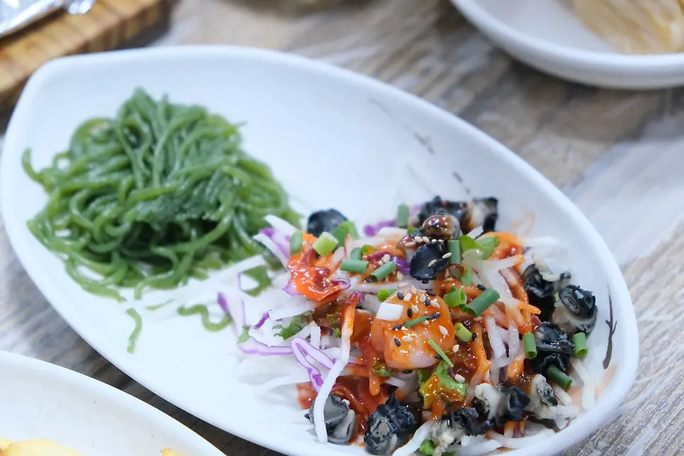 Sea squirt and conch served as standard side dishes