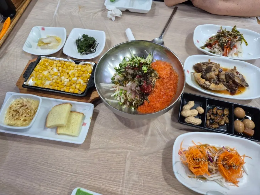 산뜻한 당근채 샐러드 접시