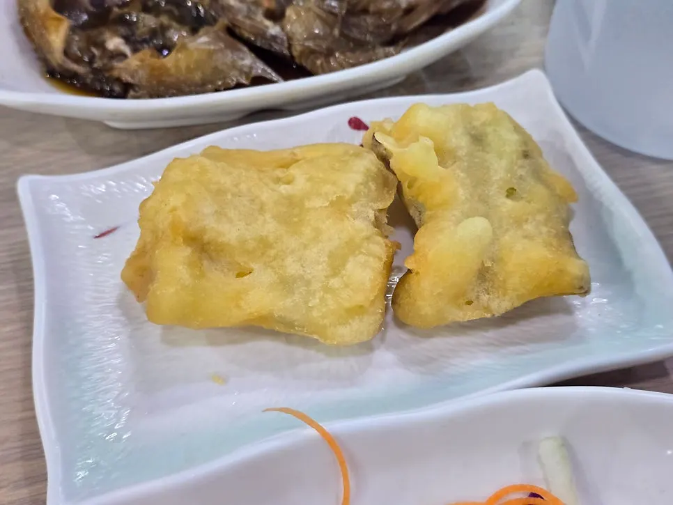 Sweet potato fritters and carrot salad plate