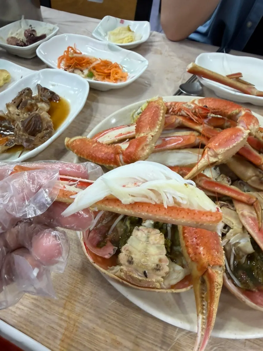 Crab leg meat packed full inside the shell