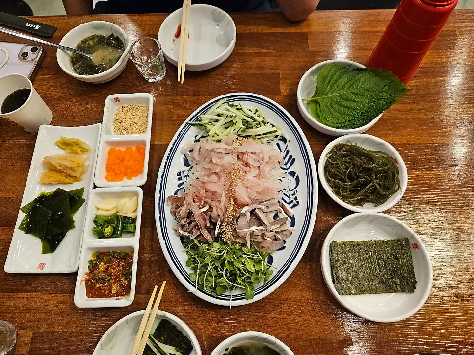 자연산 막회 상차림