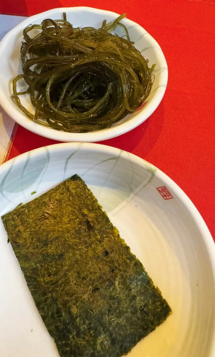 Pohang Makhoe basic side dishes: perilla leaves, seaweed, baek-kimchi, ssamjang