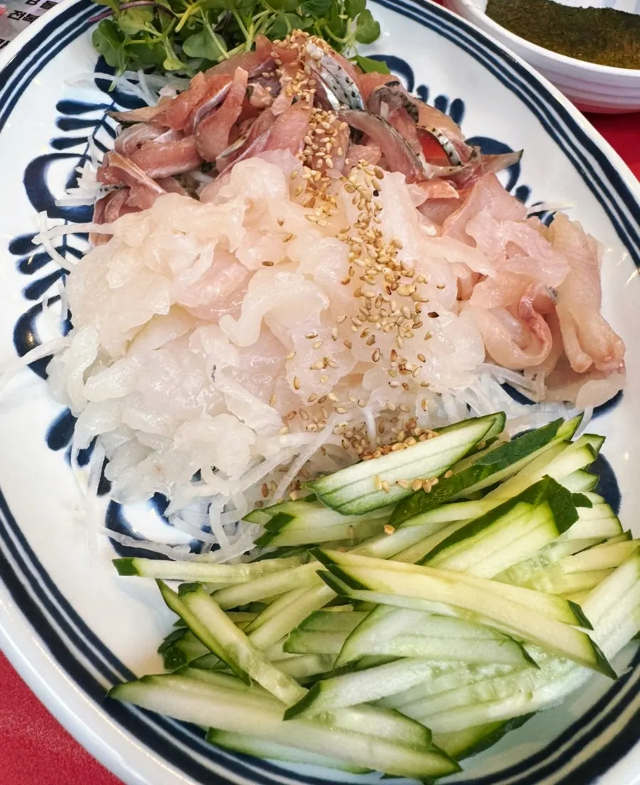 A plate of Pohang Makhoe's wild makhoe medium size