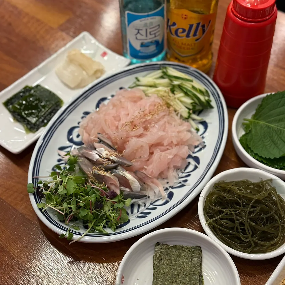 Wild makhoe spread at Pohang Makhoe
