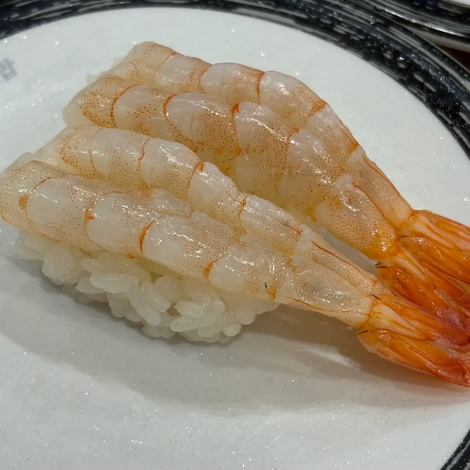 Sushi combining sauces and ingredients