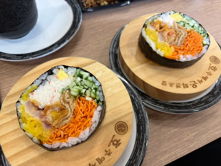 Cross-section of a roll packed with filling