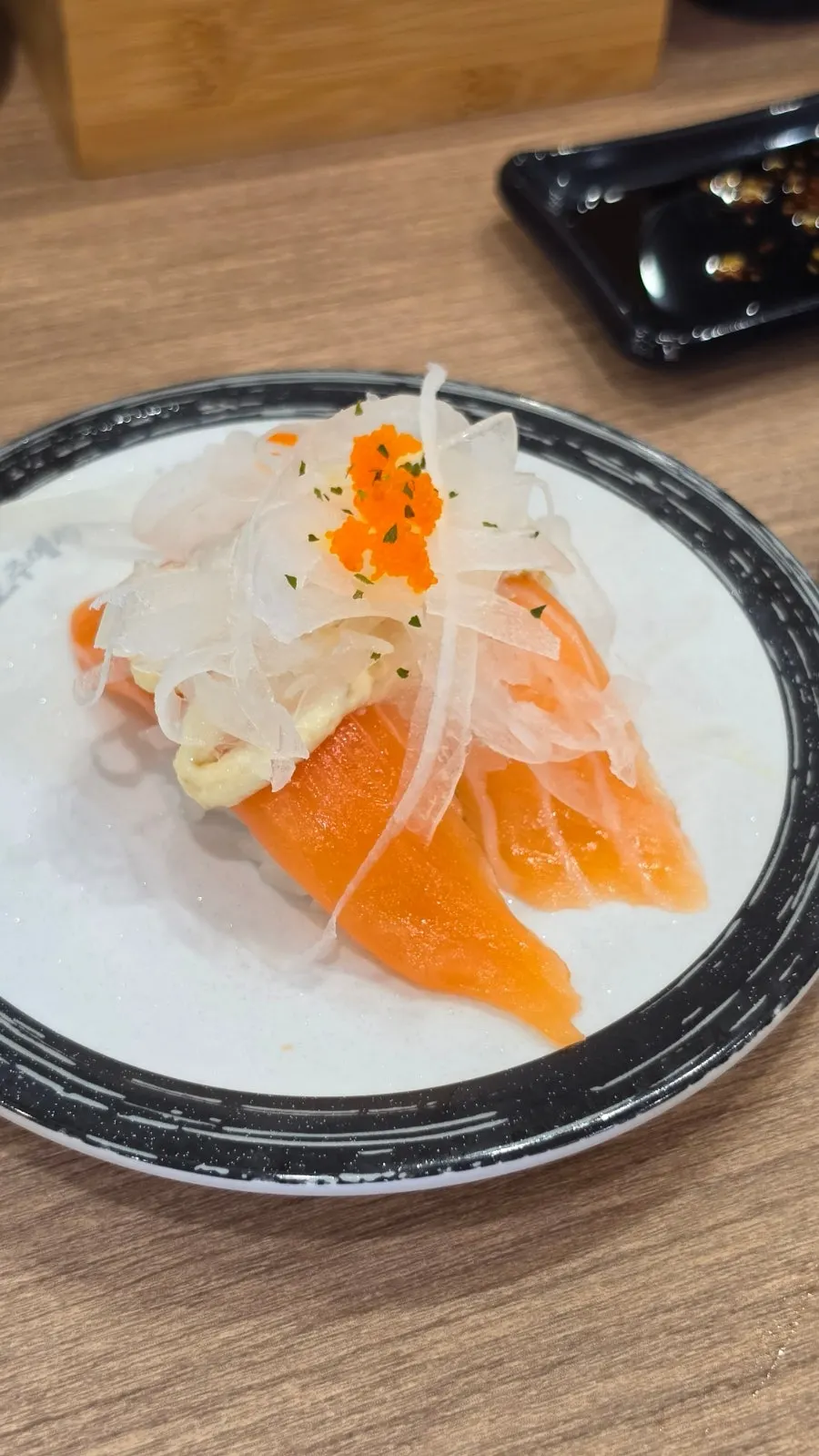 레일 위 회전초밥 메뉴