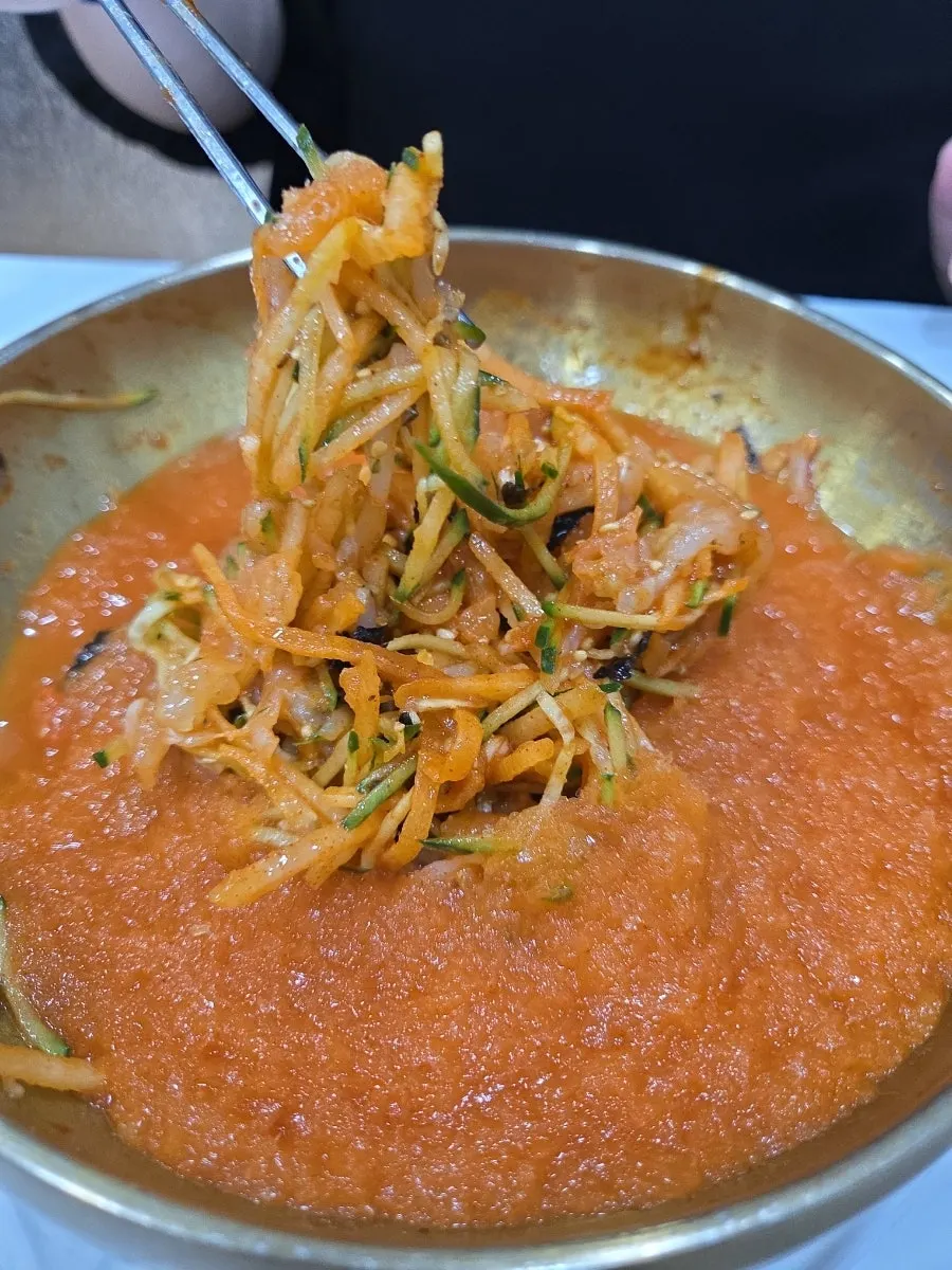 Mulhoe with lightly frozen broth