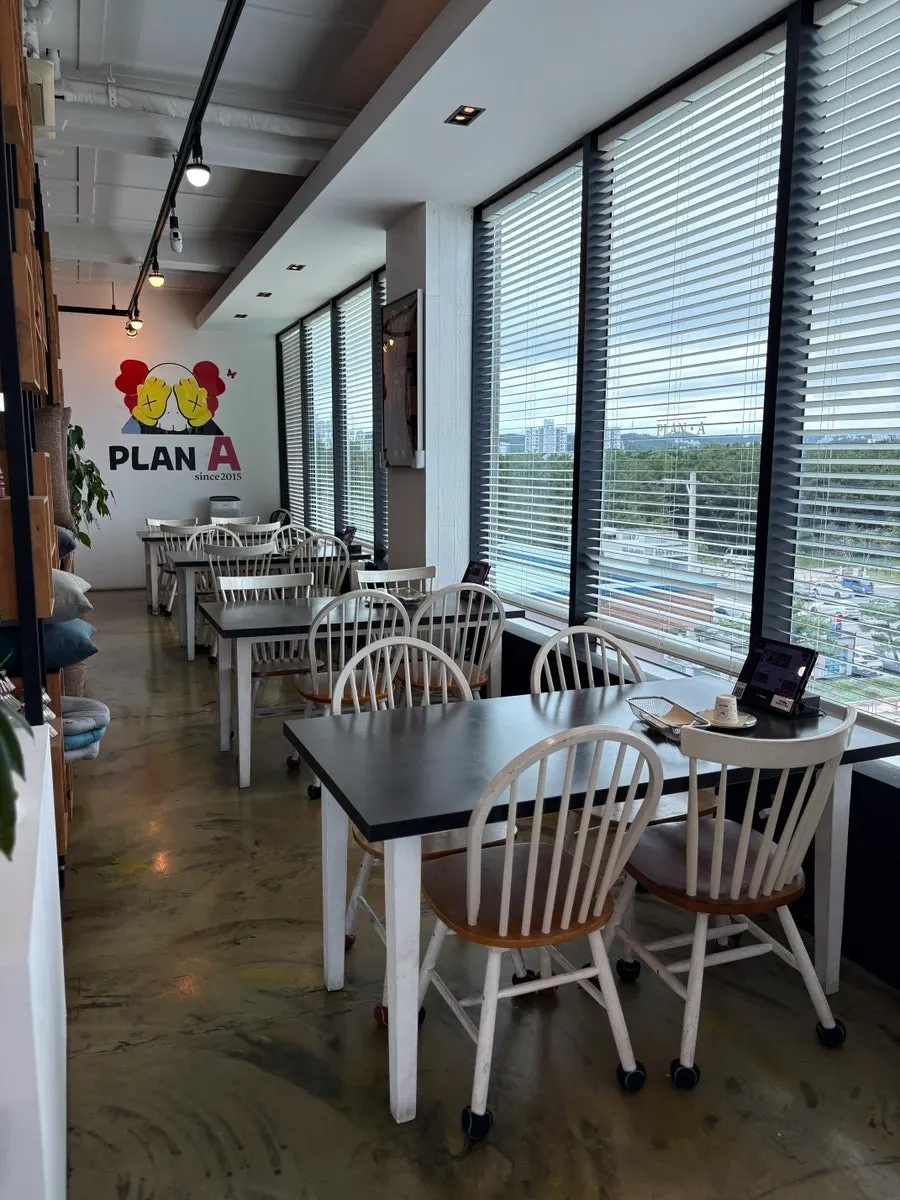 Spaciously arranged tables at Plan A Restaurant
