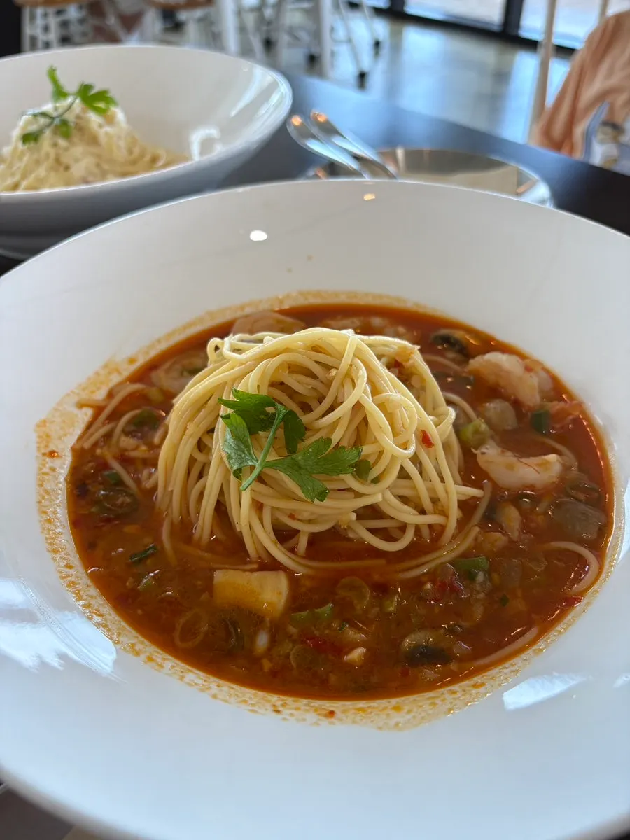 Shrimp soup spaghetti loaded with shrimp and mushrooms