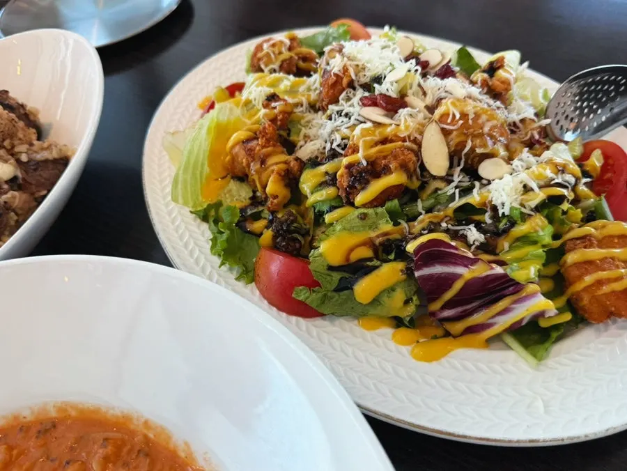 Chicken salad with green vegetables and chicken