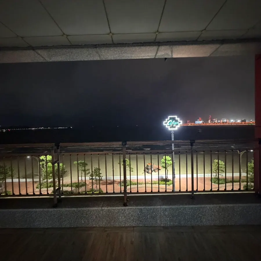 Ocean-view seating in Pohang with the sea visible through the window
