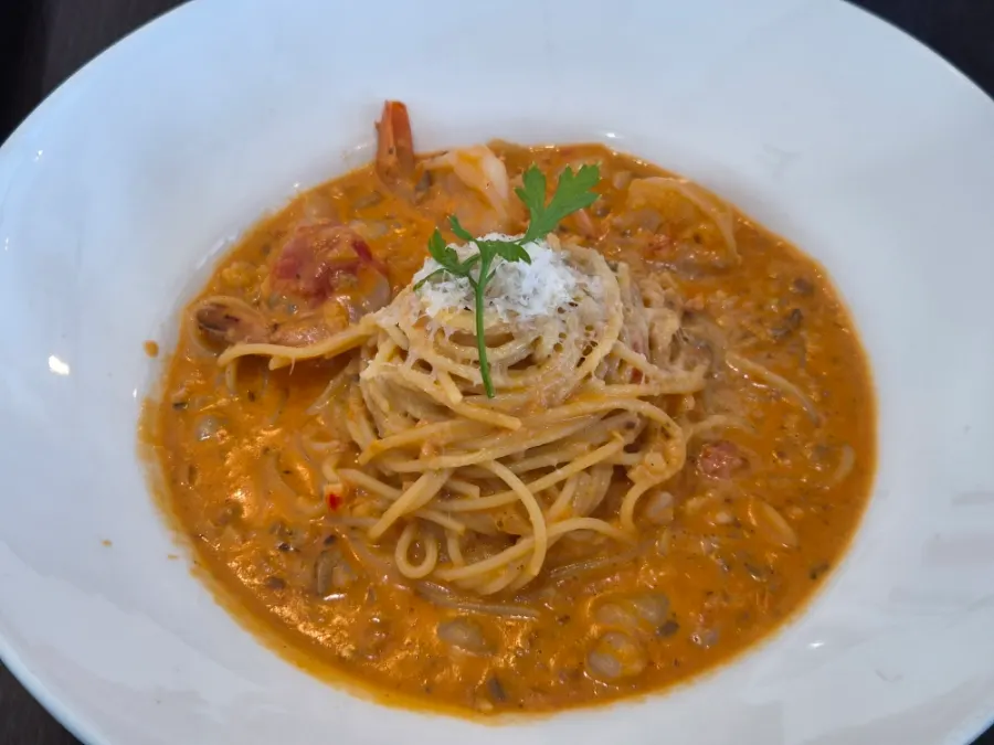 A generous plate of shrimp rosé pasta