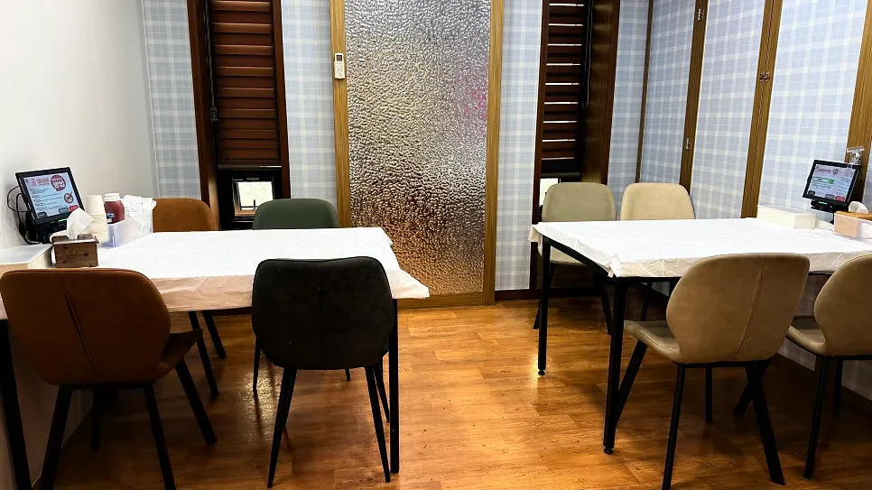 Ppwang Mulhoe's spacious, tidy interior