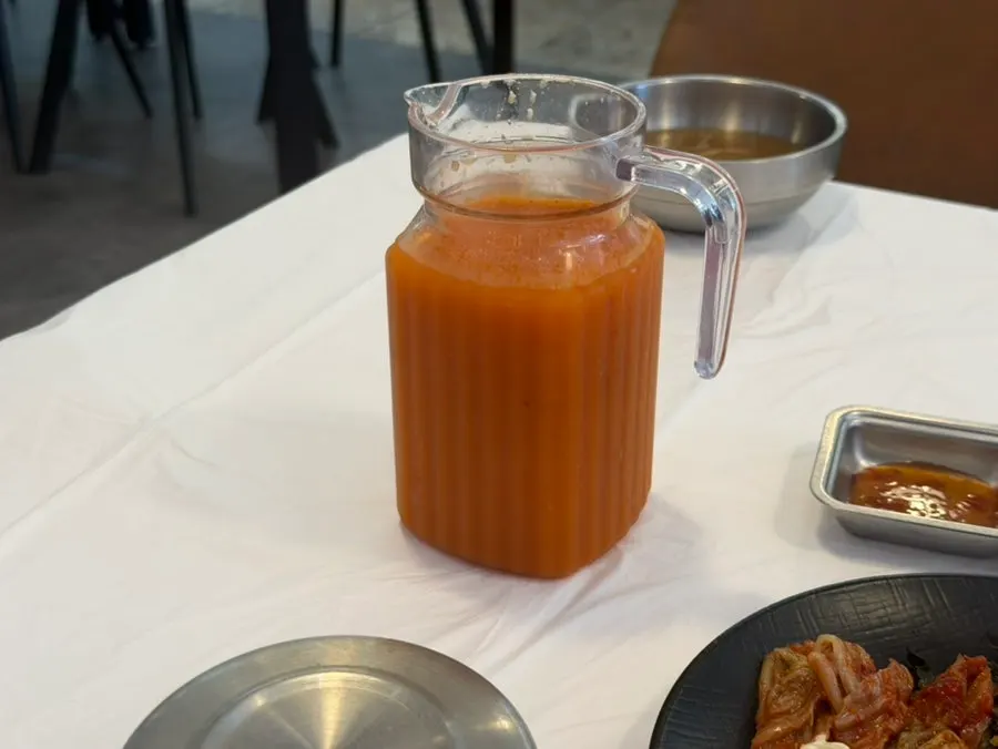 Flounder mulhoe broth and vegetable ingredients