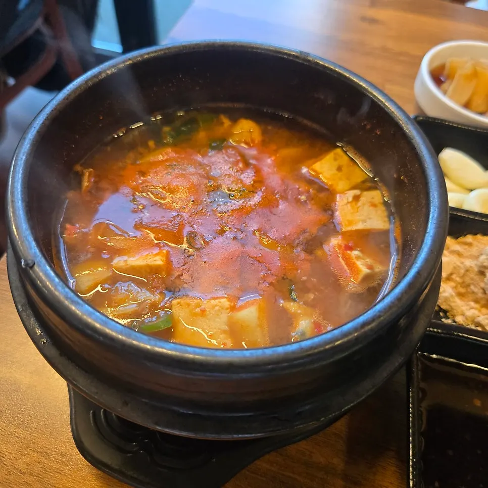 Neolpanji's thick doenjang jjigae