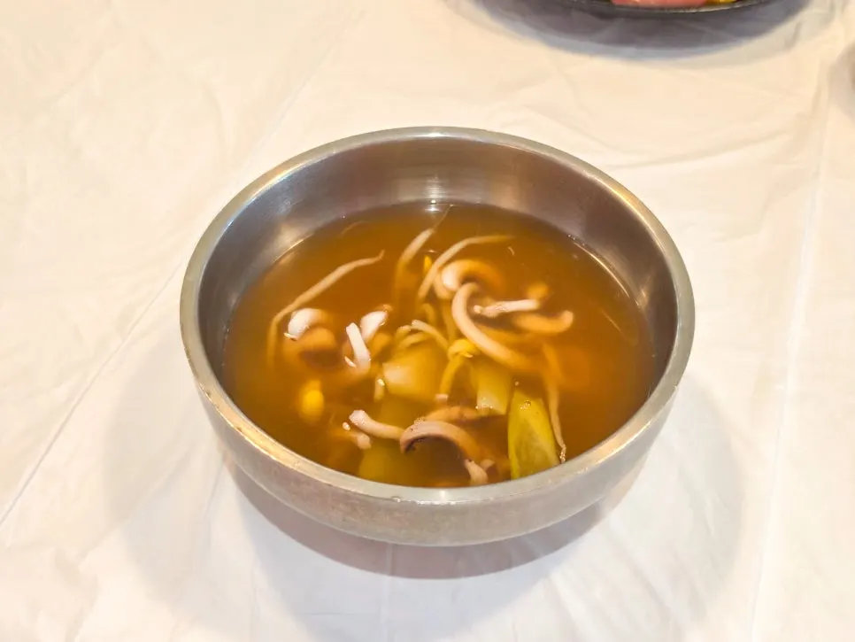Squid soup with bean sprouts and squid