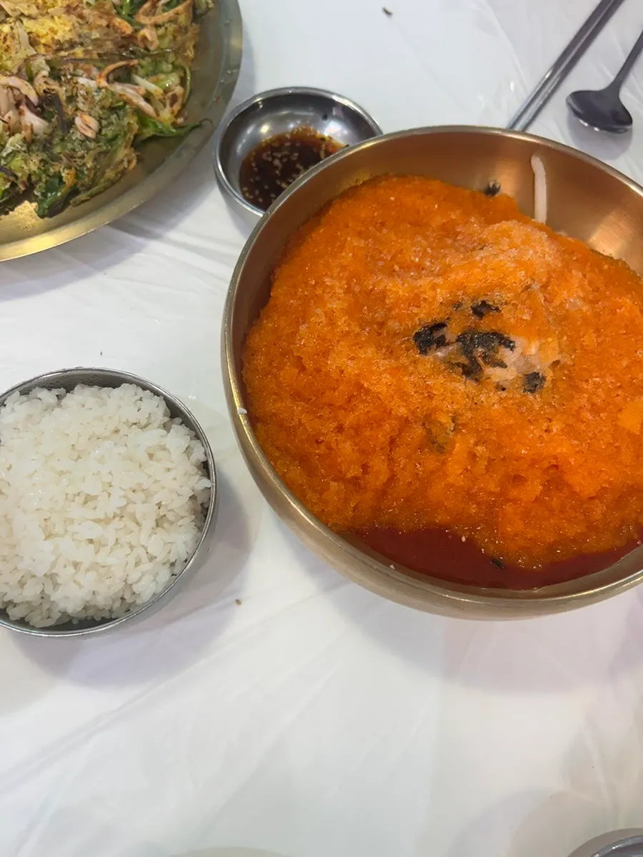 Table spread with mulhoe, sukhoe, and pajeon together