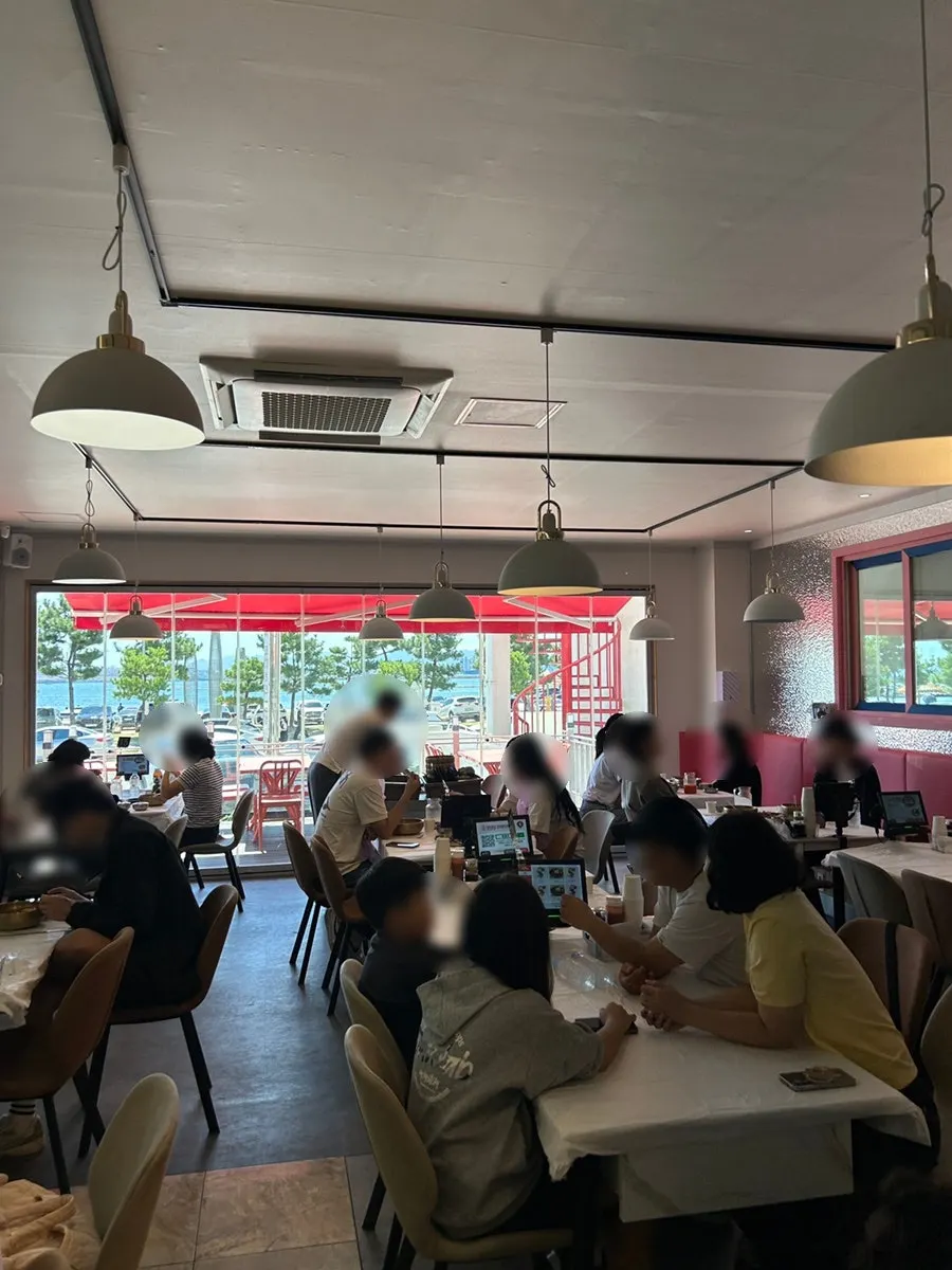 Separate room space inside Ppwang Mulhoe