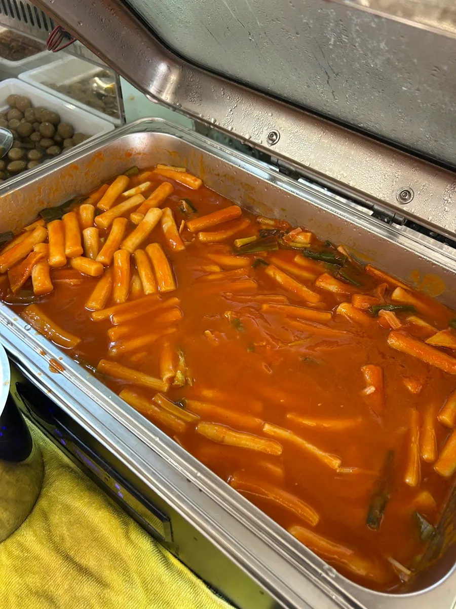 Self bar food display at Ppwang Mulhoe