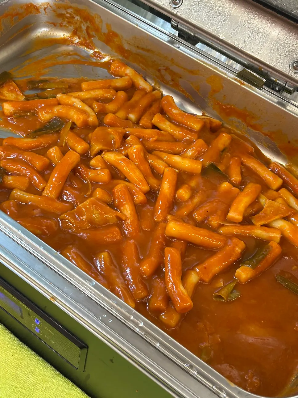 Unlimited side dishes at Ppwang Mulhoe