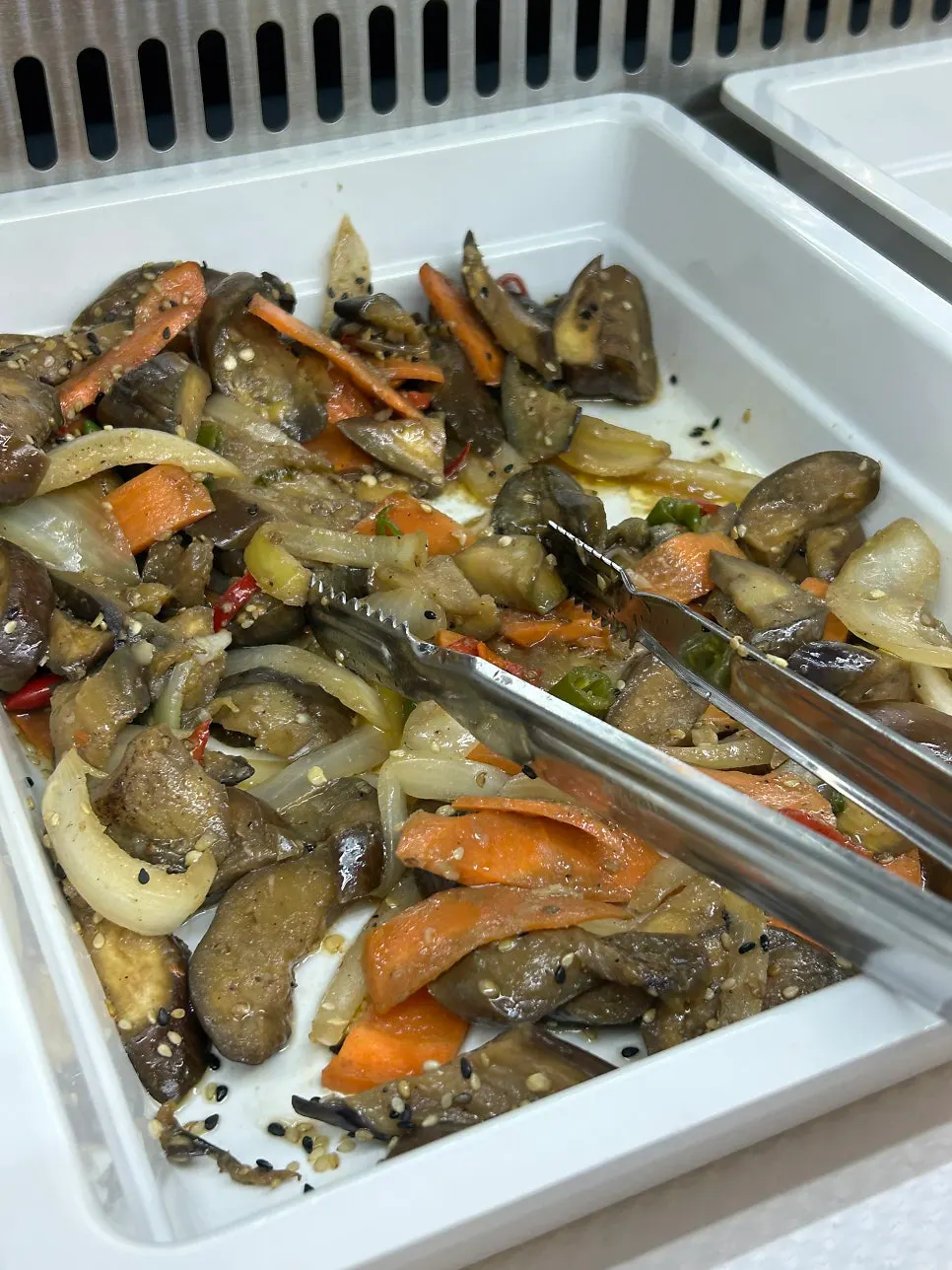 Side dishes plated at Ppwang Mulhoe