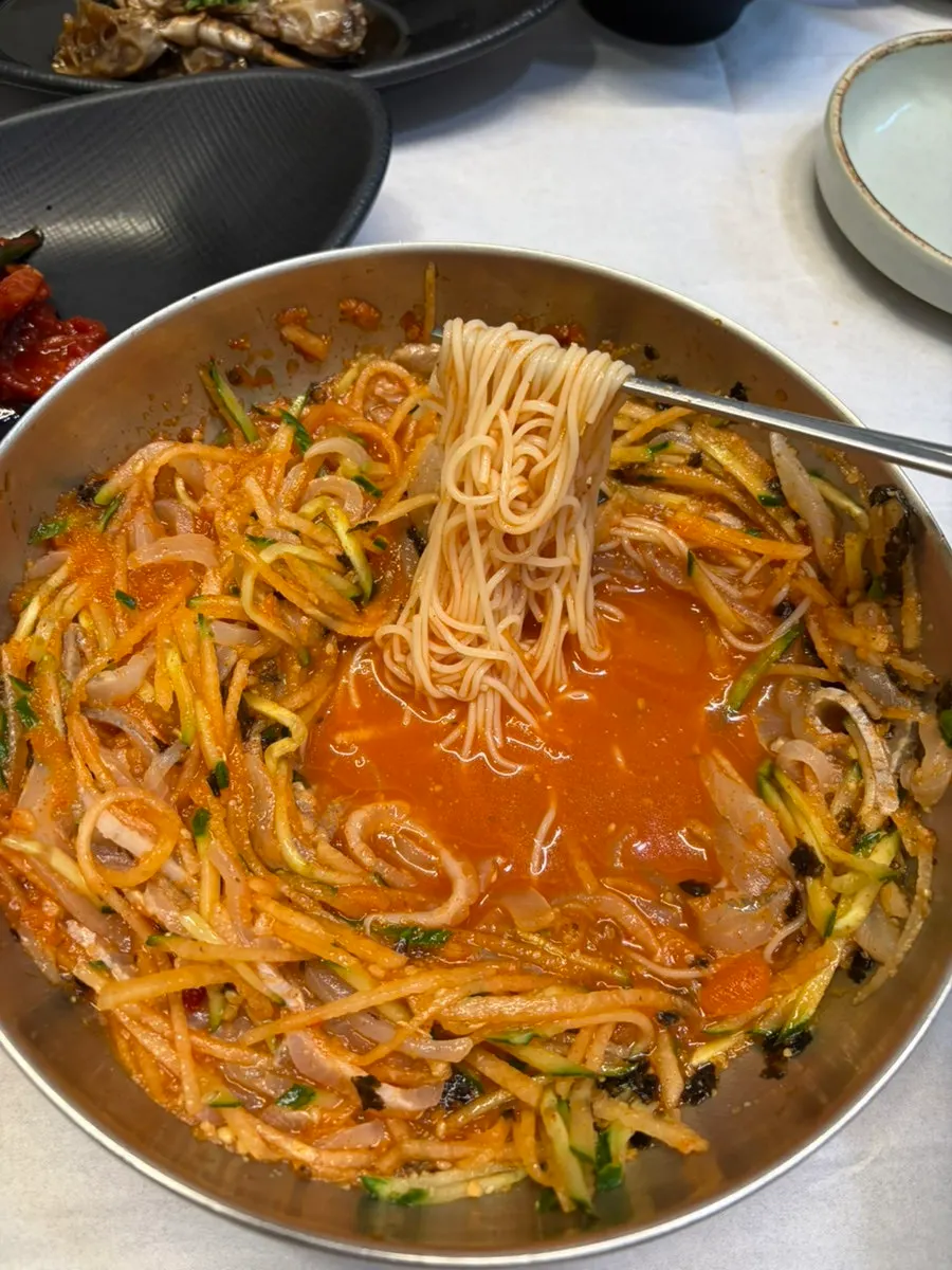 제철 도다리 물회 한 그릇