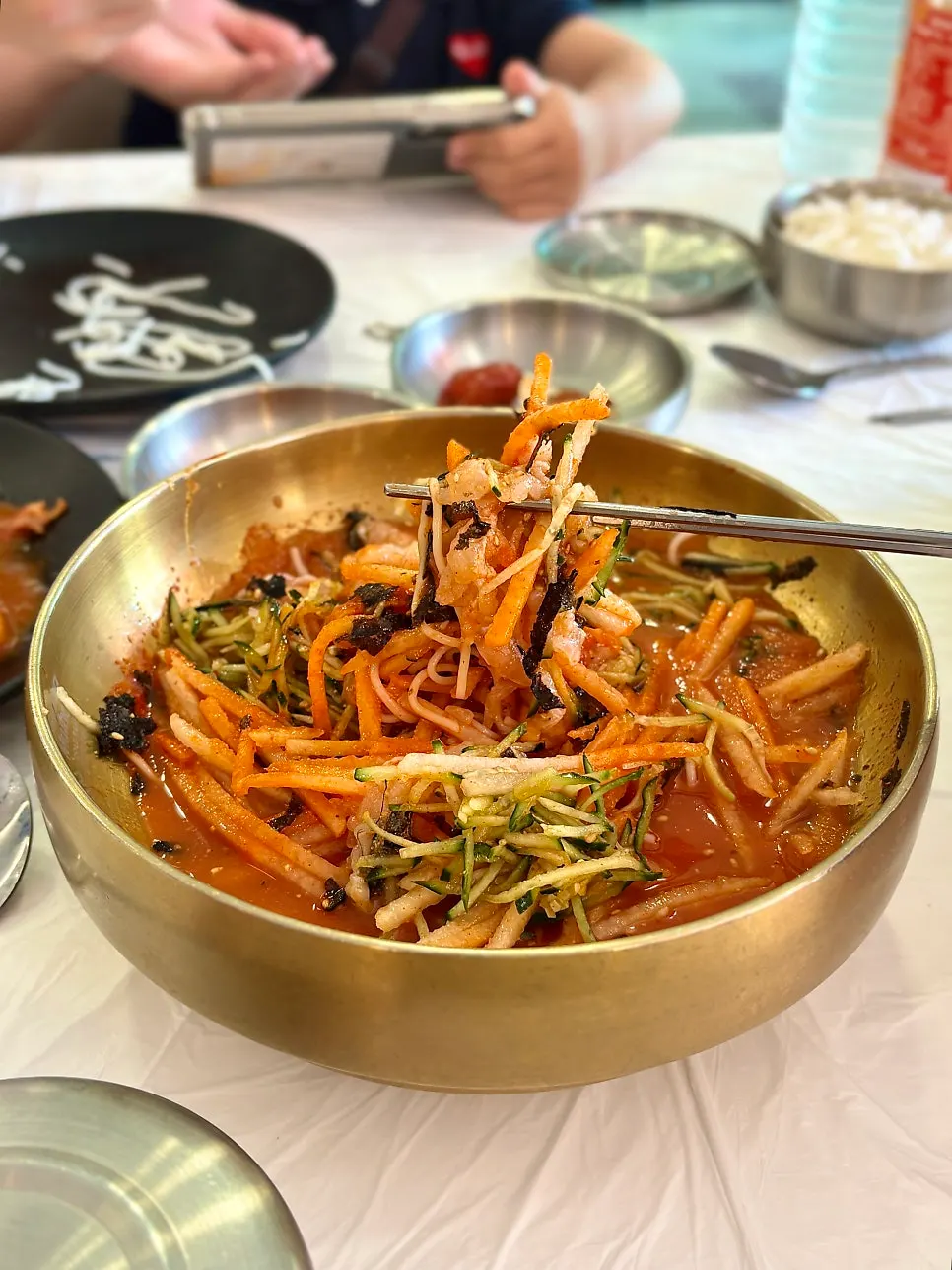 참가자미 물회와 함께 나온 육수